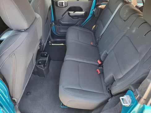 Used 2020 Jeep Wrangler Unlimited Sport S AWD/4WD image 30