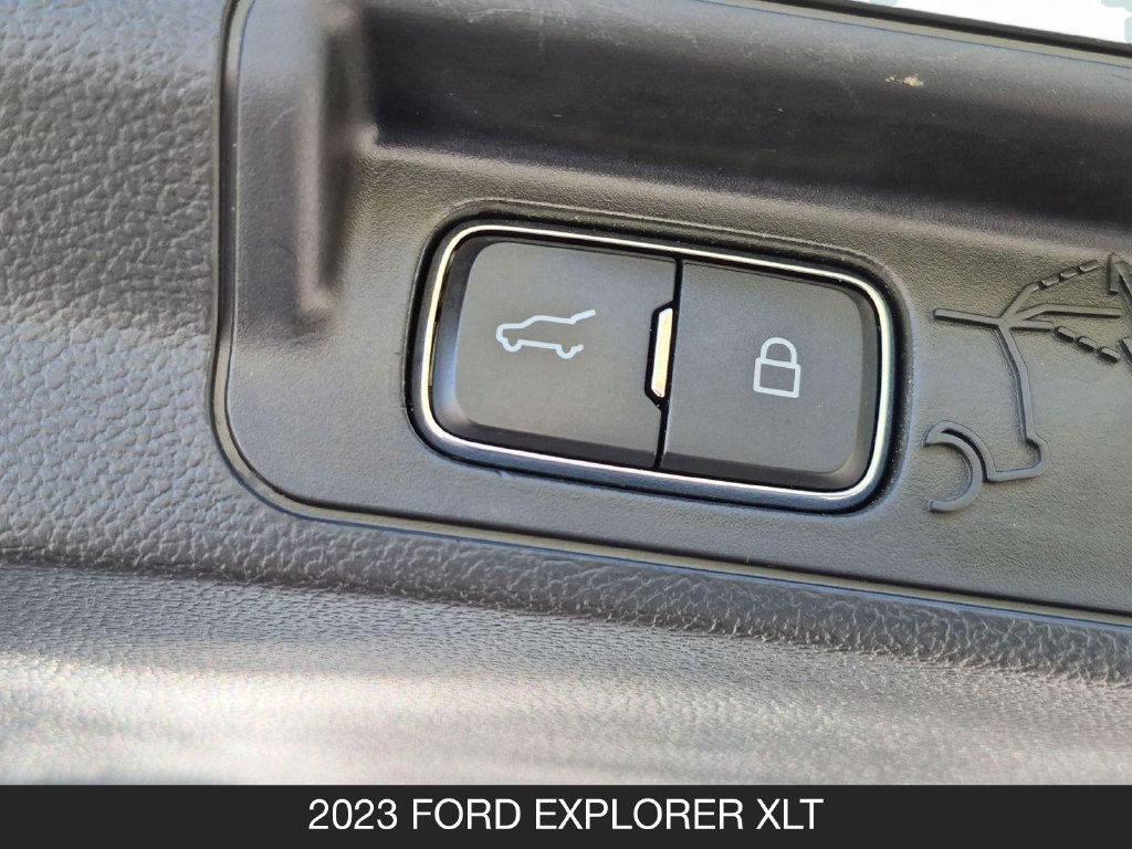 Used 2023 Ford Explorer XLT w/ Equipment Group 202A RWD image 24