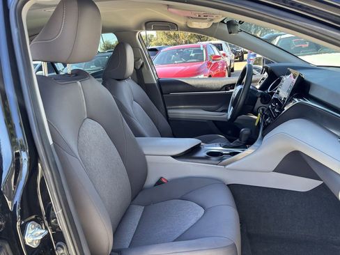 Used 2024 Toyota Camry LE image 23