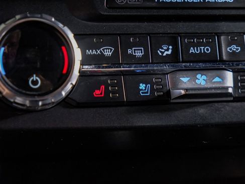 Used 2022 Ford F250 Lariat w/ Black Appearance Package image 25