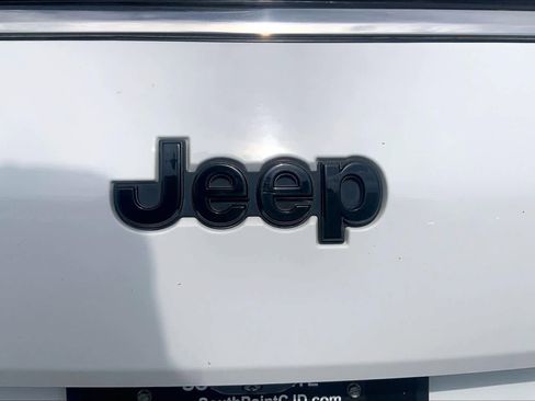 Used 2022 Jeep Grand Cherokee L Overland w/ Luxury Tech Group IV image 31