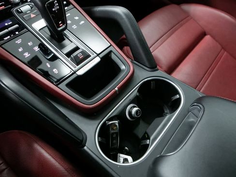 Certified 2022 Porsche Cayenne S image 16