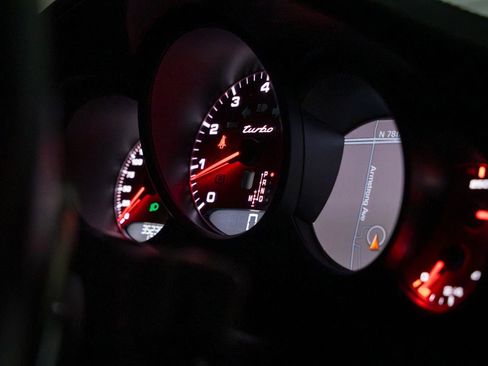 Used 2016 Porsche 911 Turbo image 89