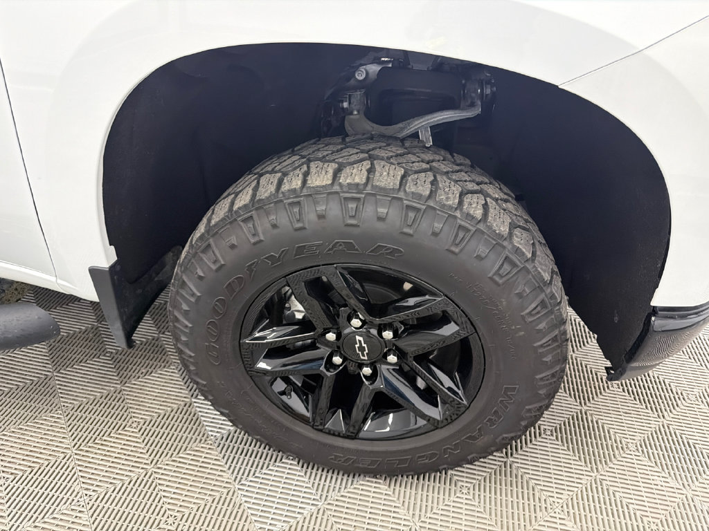 Used 2020 Chevrolet Silverado 1500 Custom Trail Boss w/ Custom Convenience Package AWD/4WD image 12