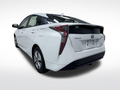 Used 2017 Toyota Prius Four FWD image 6