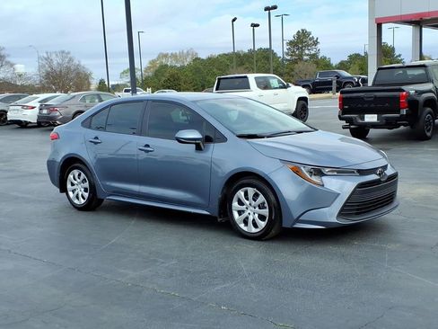 Used 2025 Toyota Corolla LE image 1