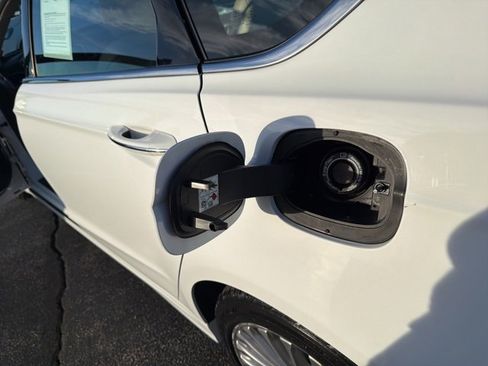 Used 2015 Ford Fusion Titanium image 31