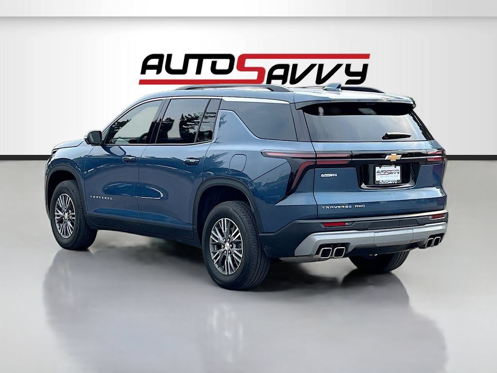 Used 2026 Chevrolet Traverse LT w/ Driver Confidence Package AWD/4WD image 5