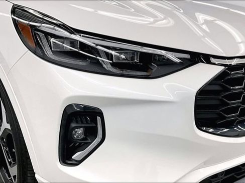 Used 2023 Ford Escape ST-Line Elite image 32