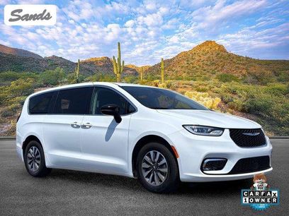 Used 2024 Chrysler Pacifica Limited