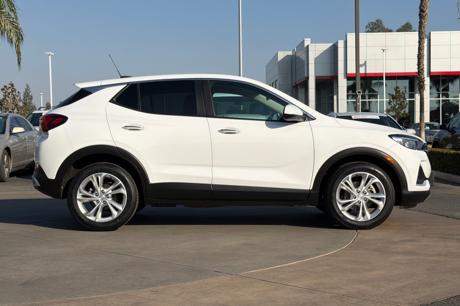 Used 2023 Buick Encore GX Preferred w/ Cold Weather Comfort Package FWD image 3