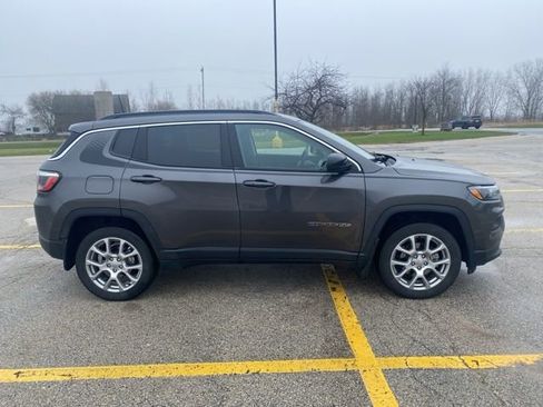 Certified 2022 Jeep Compass Latitude w/ Mopar Graphics Package AWD/4WD image 2