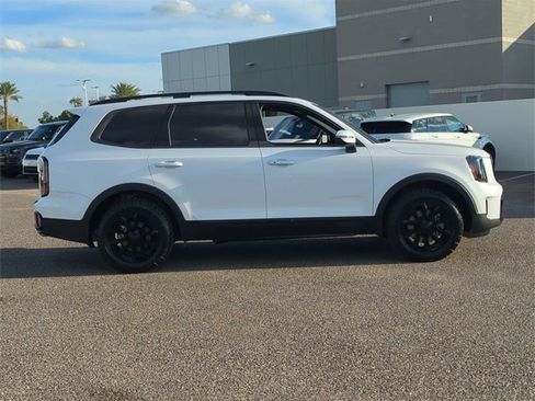 Used 2025 Kia Telluride AWD image 6
