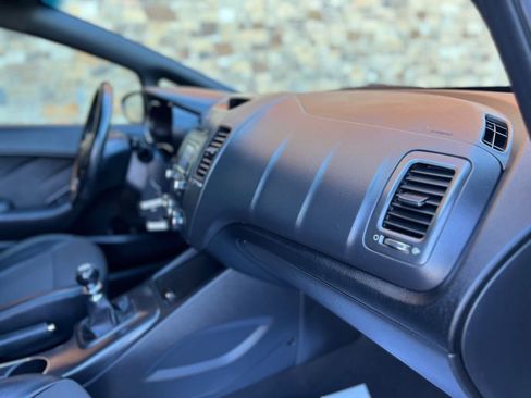 Used 2015 Kia Forte SX image 17