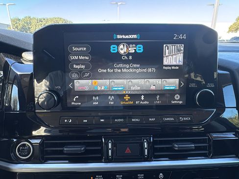 Used 2023 Nissan Pathfinder SL w/ Black Appearance Package image 17