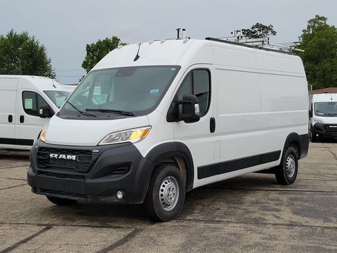 Used 2025 RAM ProMaster 2500 w/ Convenience Group FWD image 2