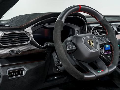 Used 2024 Lamborghini Urus Performante image 14