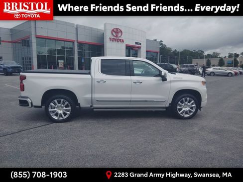 Used 2024 Chevrolet Silverado 1500 High Country w/ Technology Package AWD/4WD image 9