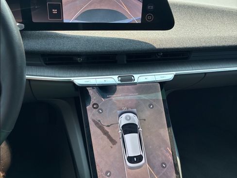 Used 2024 Lucid Air Touring AWD/4WD image 12