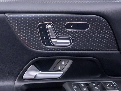 Used 2026 Mercedes-Benz GLB 250 image 15