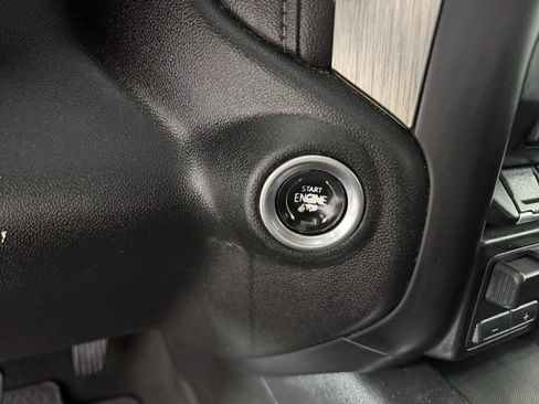 Used 2020 GMC Sierra 3500 Denali w/ Denali Ultimate Package image 16