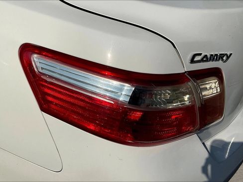 Used 2009 Toyota Camry LE FWD image 21