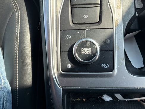 Used 2020 Ford Explorer XLT w/ Equipment Group 202A AWD/4WD image 35