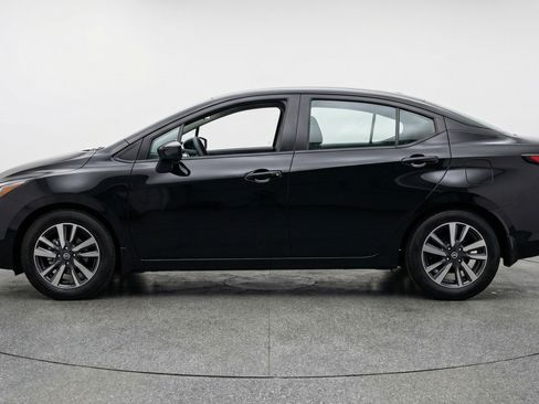 Used 2025 Nissan Versa SV image 5