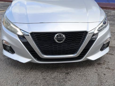 Used 2020 Nissan Altima 2.5 SL FWD image 29