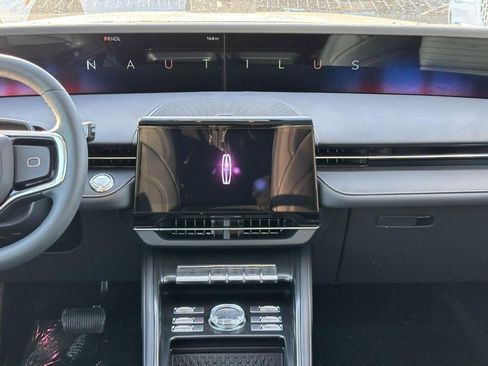 New 2026 Lincoln Nautilus Reserve image 13