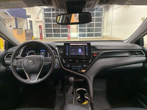 Used 2024 Toyota Camry LE image 8