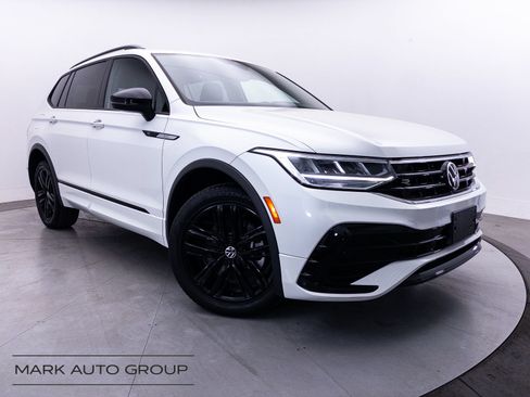 Used 2022 Volkswagen Tiguan SE R-Line FWD image 1
