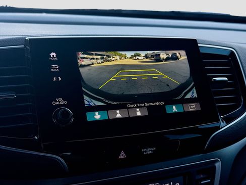 Certified 2025 Honda Passport EX-L image 13