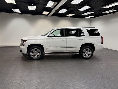 Used 2019 Chevrolet Tahoe LT w/ LT Signature Package AWD/4WD image 2