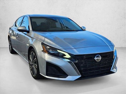 Used 2023 Nissan Altima 2.5 SL FWD image 3