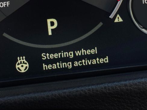 Used 2018 BMW M4 Convertible image 20