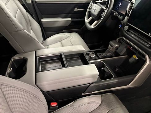 Used 2024 Toyota Tundra Limited AWD/4WD image 21