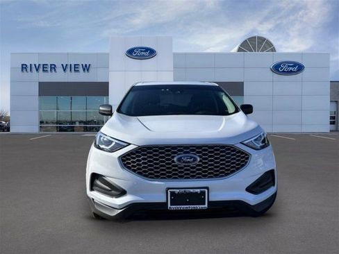 Used 2024 Ford Edge SE image 2