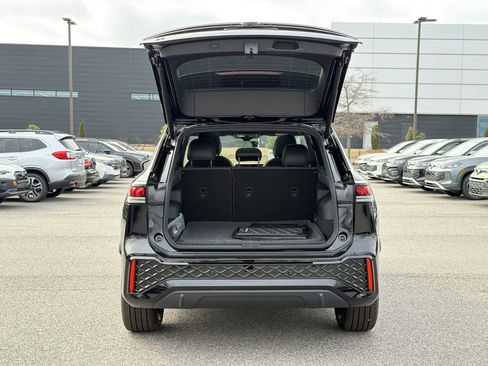 New 2026 Volkswagen Tiguan SE R-Line FWD image 15