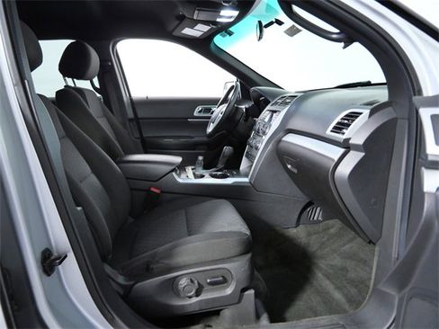 Used 2013 Ford Explorer XLT w/ Class III Trailer Tow Pkg image 10