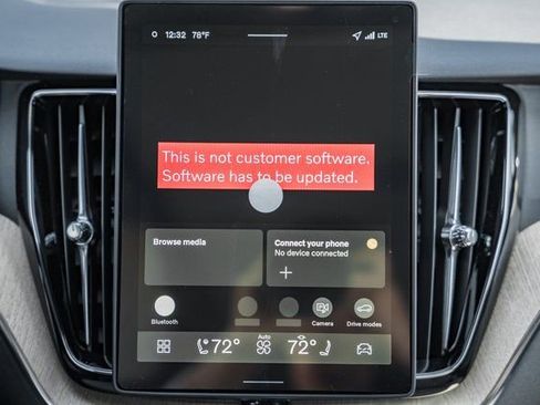 New 2026 Volvo XC60 B5 Plus w/ Protection Package Premier image 21