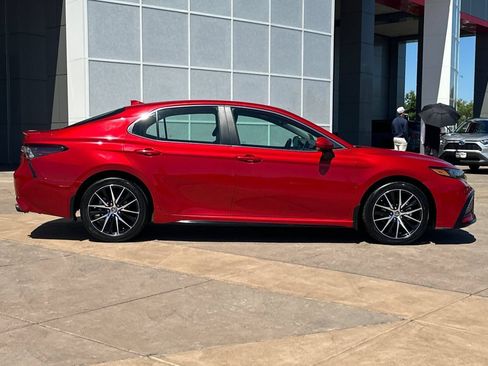 Certified 2024 Toyota Camry SE FWD image 3