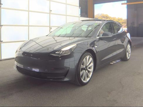 Used 2018 Tesla Model 3 Long Range RWD image 1