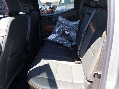 New 2026 GMC Canyon AT4 w/ AT4 Premium Package AWD/4WD image 11