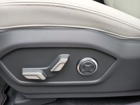 New 2026 Hyundai Santa Fe Limited FWD image 14