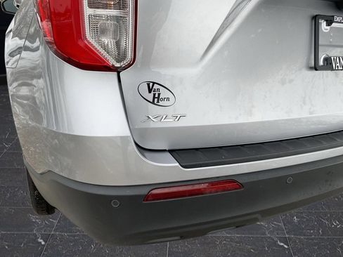 Used 2020 Ford Explorer XLT image 40