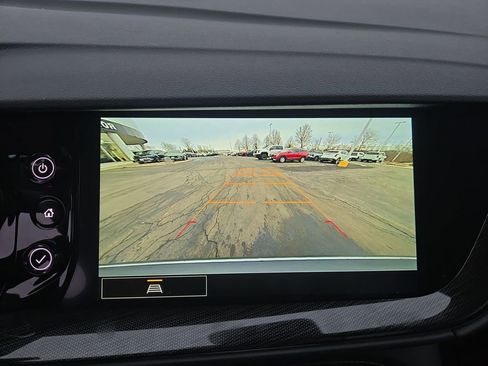 Used 2022 Buick Envision Essence w/ Sport Touring Package image 23