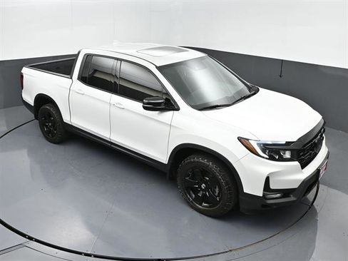 Used 2025 Honda Ridgeline Black Edition image 40