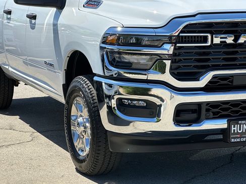 New 2026 RAM 2500 Big Horn AWD/4WD image 9