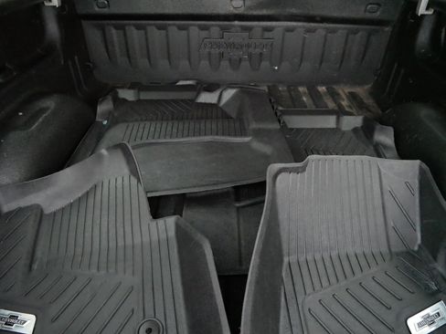 Used 2018 Chevrolet Silverado 1500 LTZ Z71 w/ Centennial Edition image 18